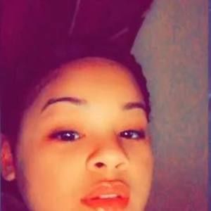 Meet your Posher, Esmeralda